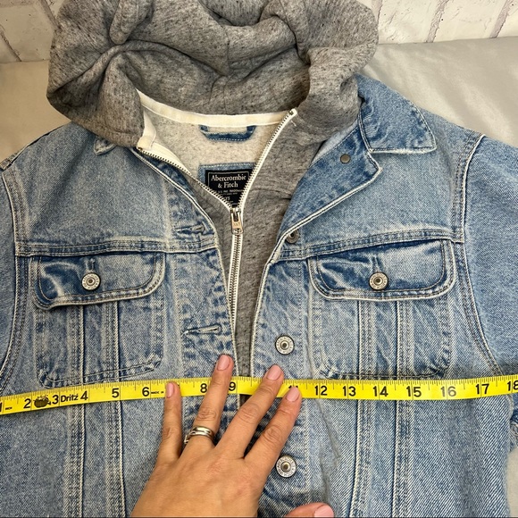 Abercrombie and Fitch Jacket - Picture 4 of 10